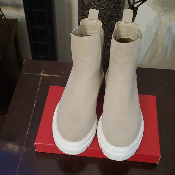cozy girl Shoes - Stylish Beige Ankle Booties